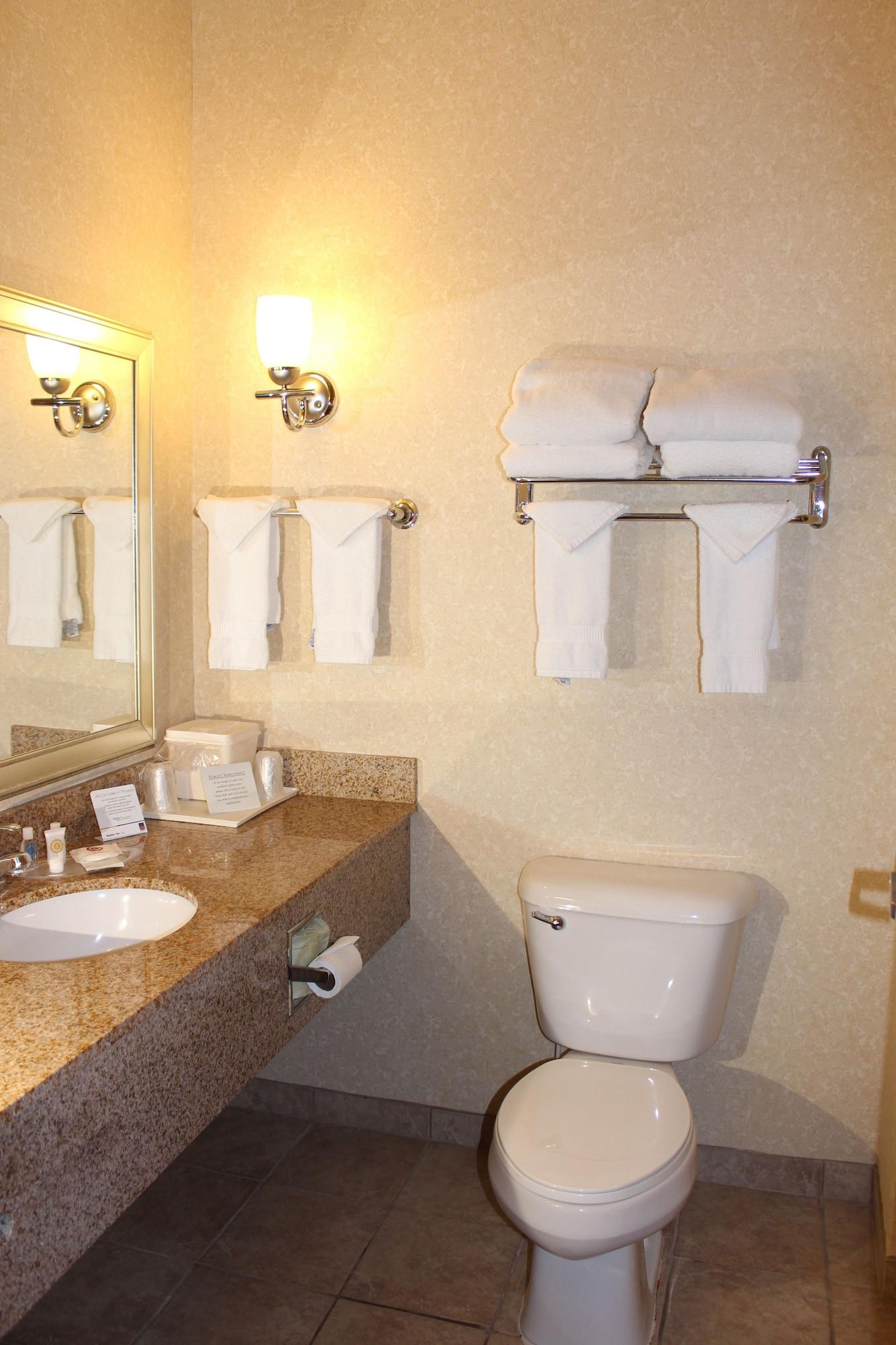 Comfort Suites Canton - Detroit Exterior photo