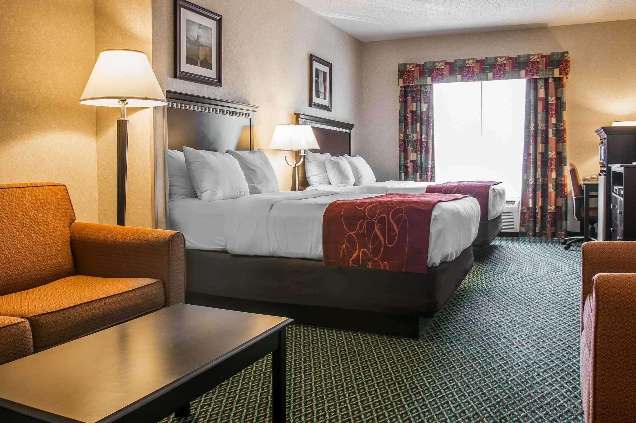 Comfort Suites Canton - Detroit Exterior photo