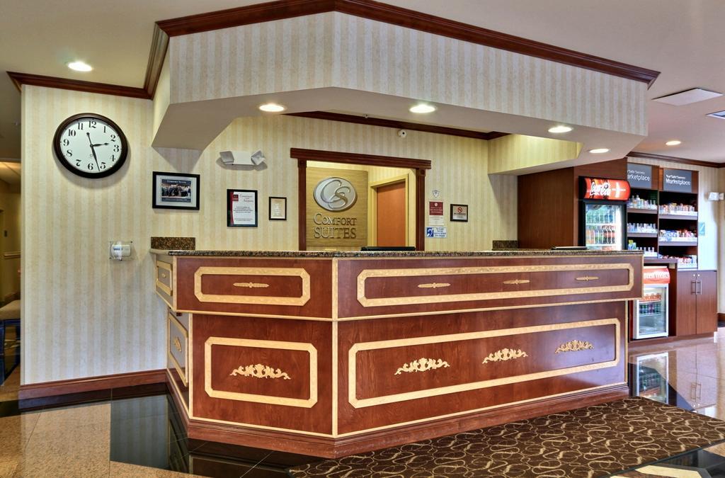 Comfort Suites Canton - Detroit Exterior photo