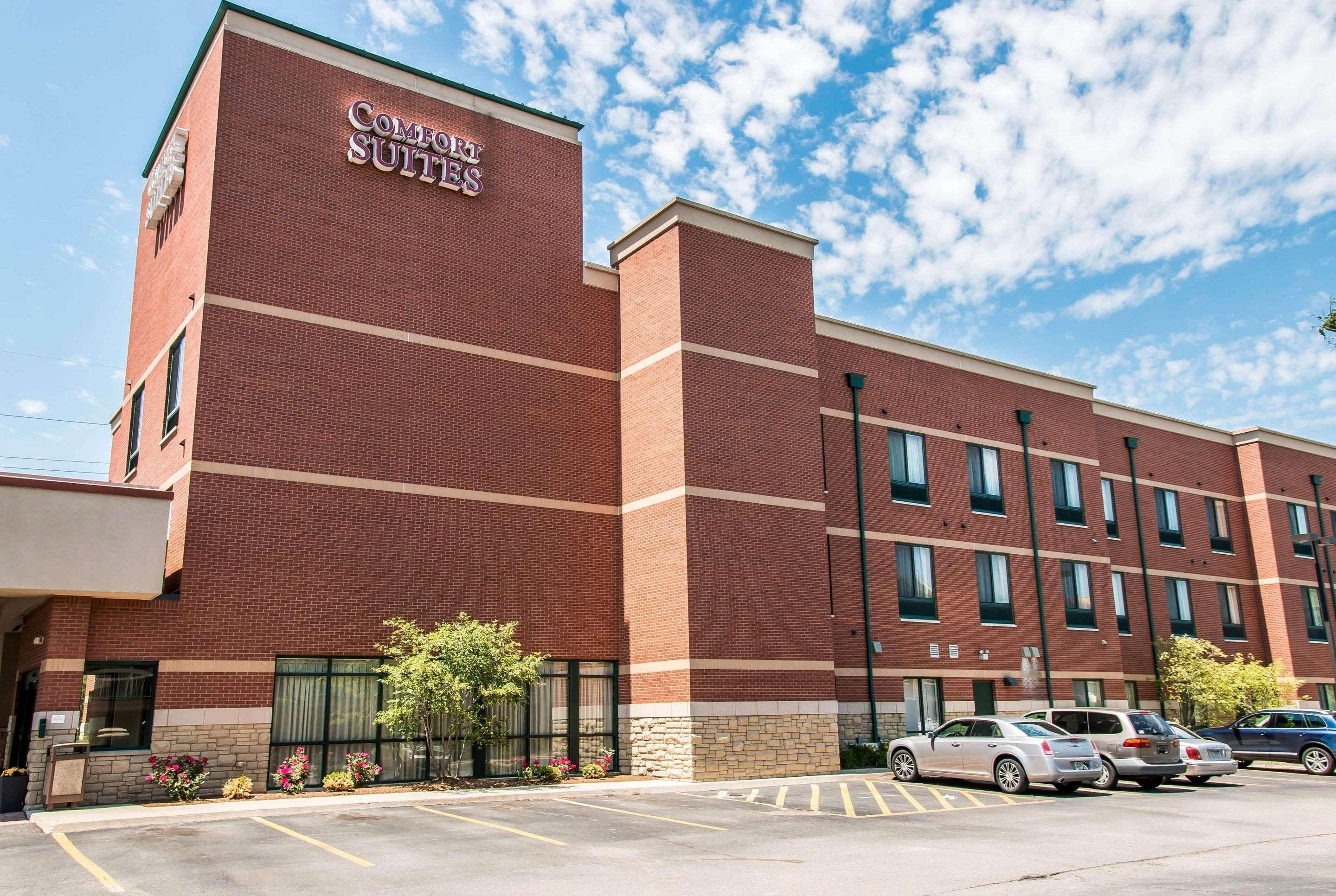 Comfort Suites Canton - Detroit Exterior photo