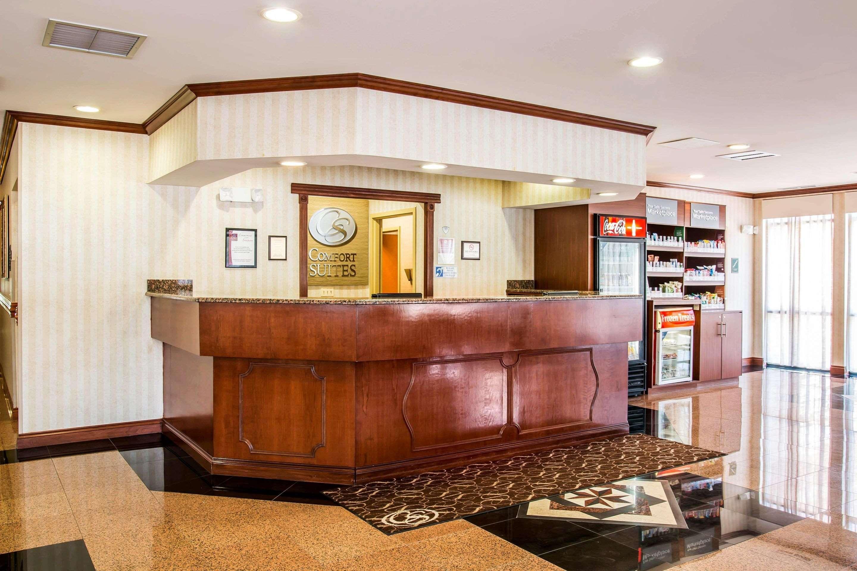 Comfort Suites Canton - Detroit Exterior photo